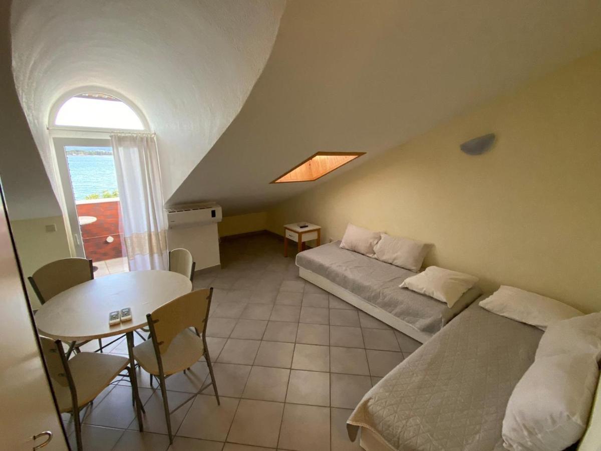Blue Wave Apartments Турань Экстерьер фото