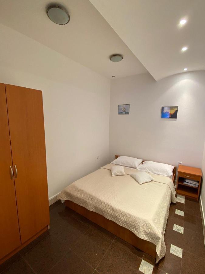 Blue Wave Apartments Турань Экстерьер фото