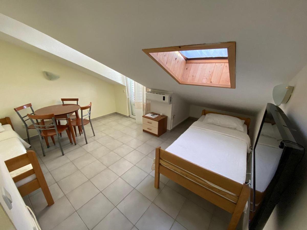 Blue Wave Apartments Турань Экстерьер фото